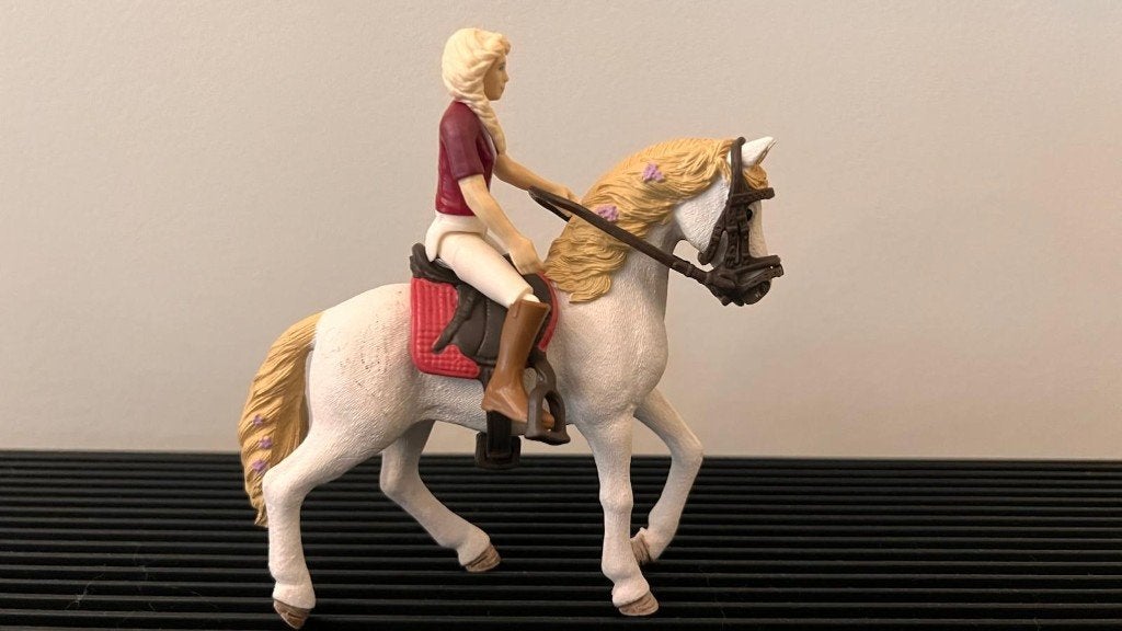 schleich paard met zadel en ruiter, Ophalen of Verzenden, Zo goed als nieuw