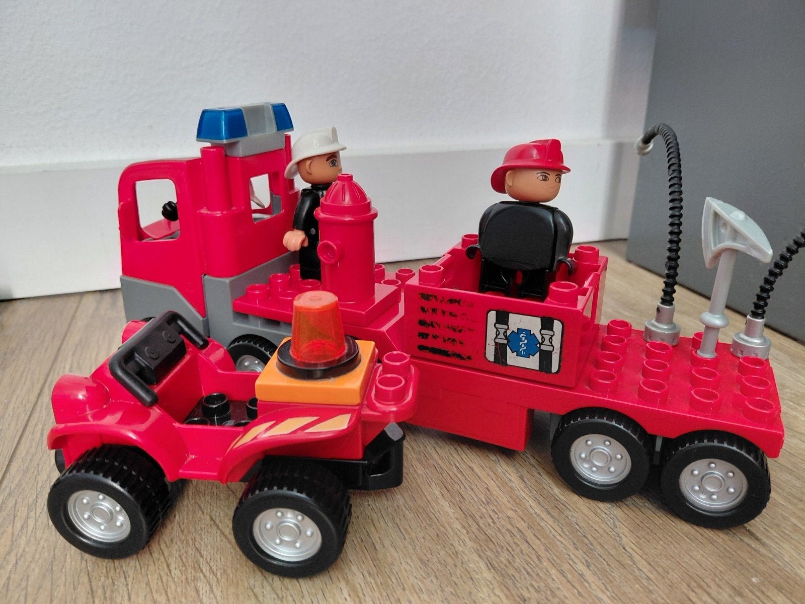 Lego Duplo Brandweerwagen en Quad met Brandweermannen, Ophalen of Verzenden, Zo goed als nieuw