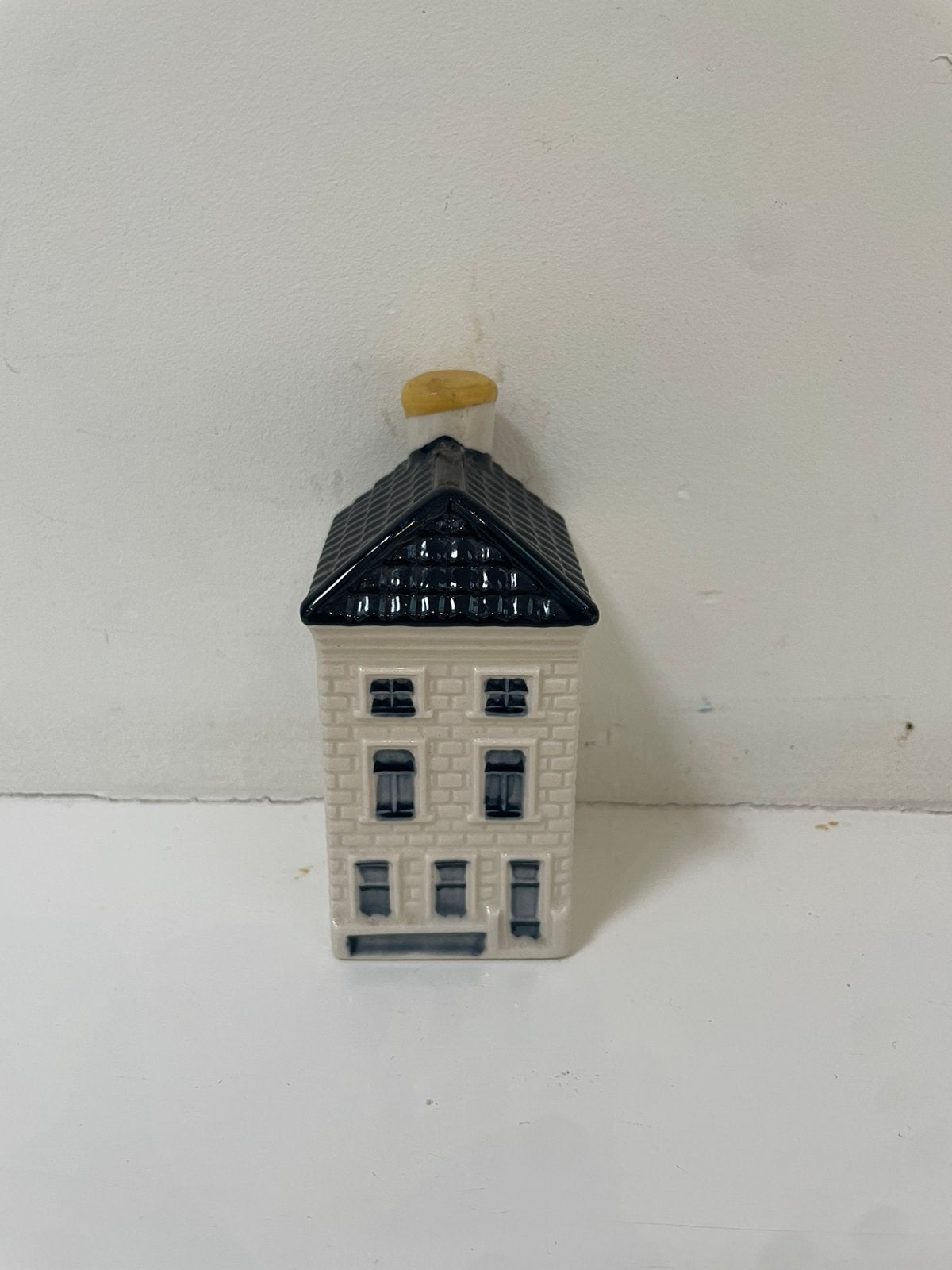 Klm huisje nummer 26, Verzenden, Zo goed als nieuw, 21 t/m 40