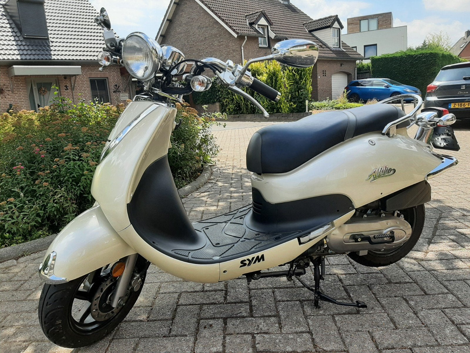 Sym Allo retro scooter uit 2012, kleur champagne, 2513 km st, Ophalen, Allo, Zo goed als nieuw, Benzine