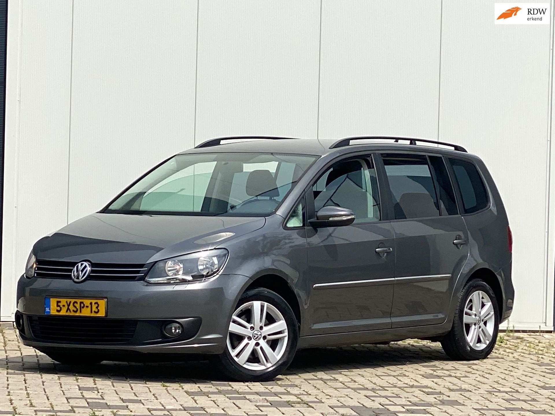 Volkswagen Touran 1.6 TDI Comfortline BlueMotion, Auto's, Voorwielaandrijving, Euro 5, Gebruikt, Bedrijf