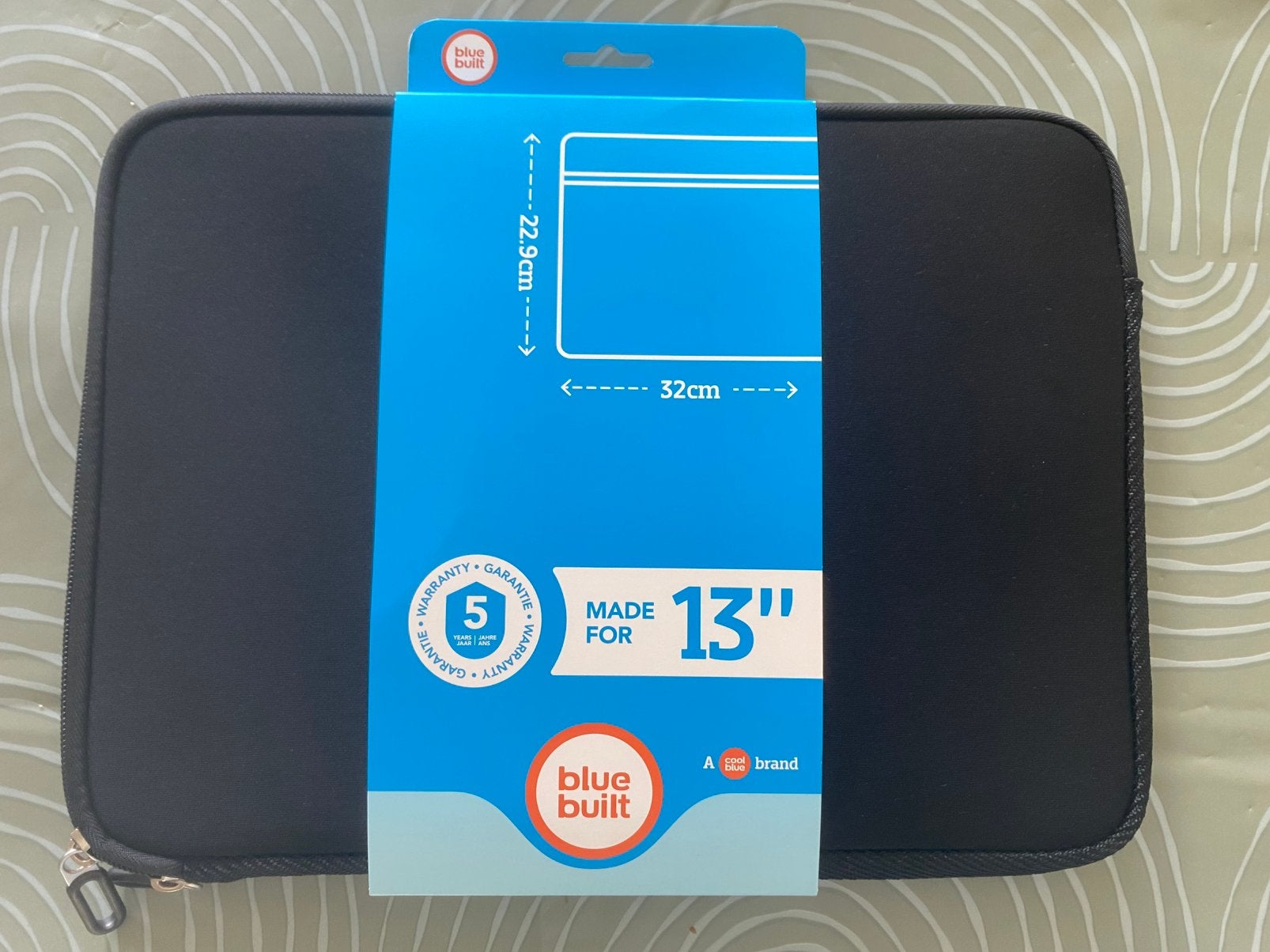 NIEUW! Bluebuilt Laptophoes 13 inch (32x22.9 cm)  Coolblue, Computers en Software, Ophalen of Verzenden, 13 inch, Zo goed als nieuw