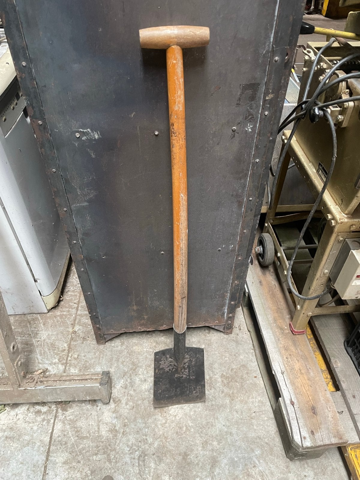 Gebruikte spade met houten steel, Ophalen, Gebruikt, Overige typen, Overige merken