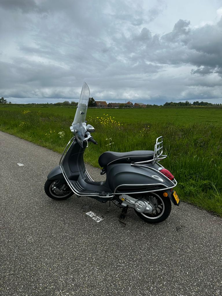 Vespa Sprint 50cc Matgrijs, Ophalen, Gebruikt, Maximaal 45 km/u, Vespa S