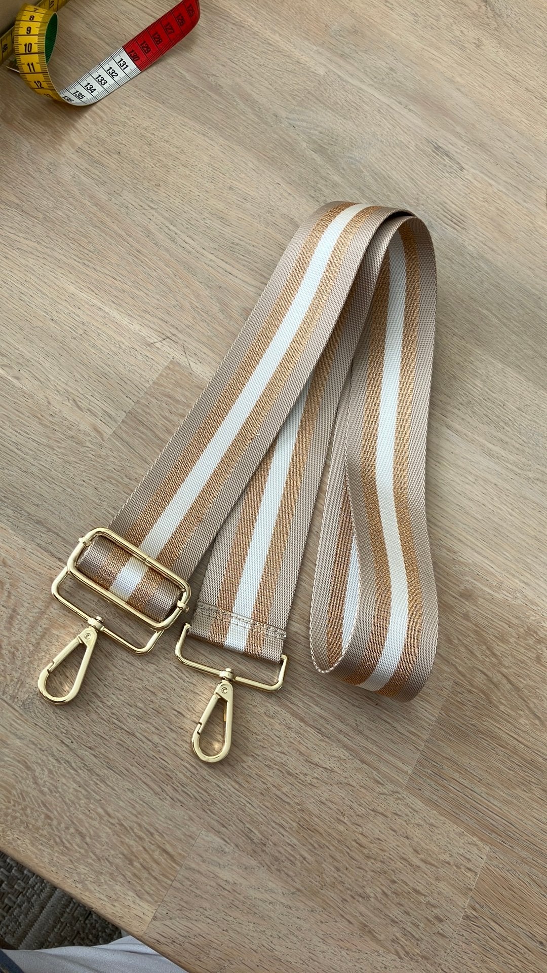 Mooie schouderband voor een tas beige met goudkleur details, Ophalen of Verzenden, Zo goed als nieuw, Overige kleuren