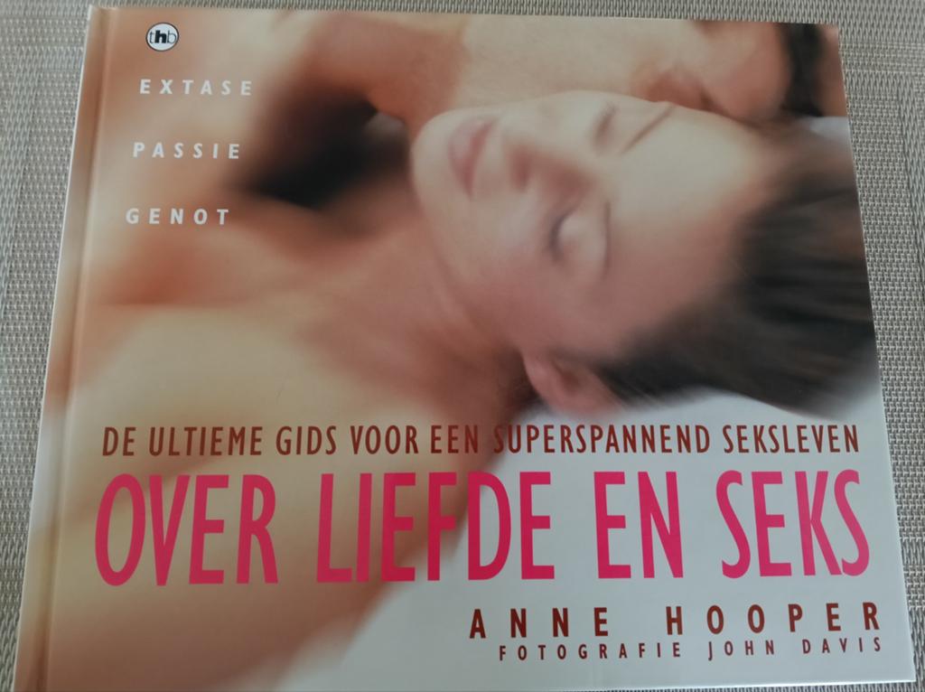 Kama Soetra & Over Liefde en Seks - Atlas, Ophalen of Verzenden, Alpha, Zo goed als nieuw, Vatsyayana, Anne Hooper