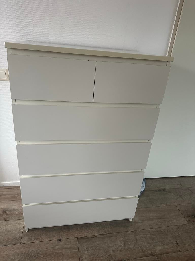 Witte ladekast met lichte beschadigingen, Huis en Inrichting, Kasten | Ladekasten, Ophalen, 5 laden of meer, 100 tot 150 cm, 50 tot 100 cm