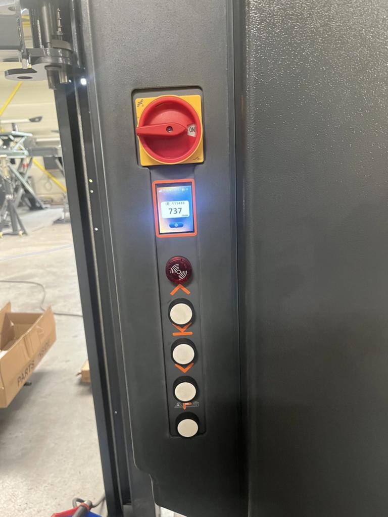 Wolf WL250NG UNIEKE 2 koloms hefbrug 5 ton, independent lift, Ophalen, Nieuw