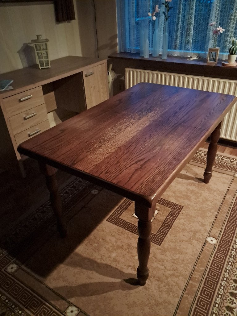 Massief donker gelakte eetkamertafel., Ophalen, Gebruikt, 100 tot 150 cm, Eikenhout