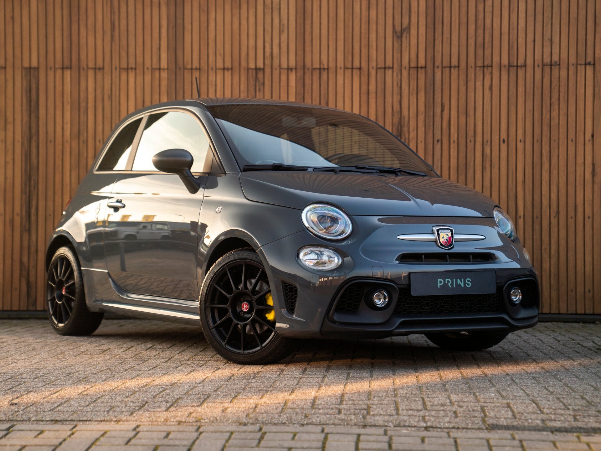 Fiat 500 Abarth 595 70th Anniversary (bj 2019), Auto's, Voorwielaandrijving, 145 pk, Stof, Gebruikt
