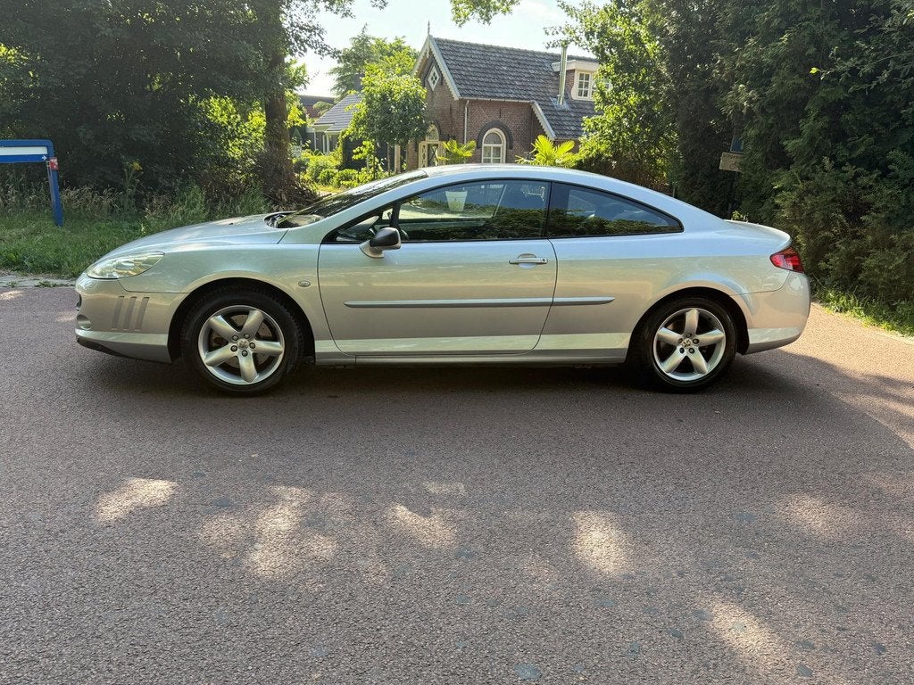 Peugeot 407 Coupé 2.2-16V Référence / Airco / PDC / NAP /, Voorwielaandrijving, 1390 kg, Gebruikt, 2230 cc