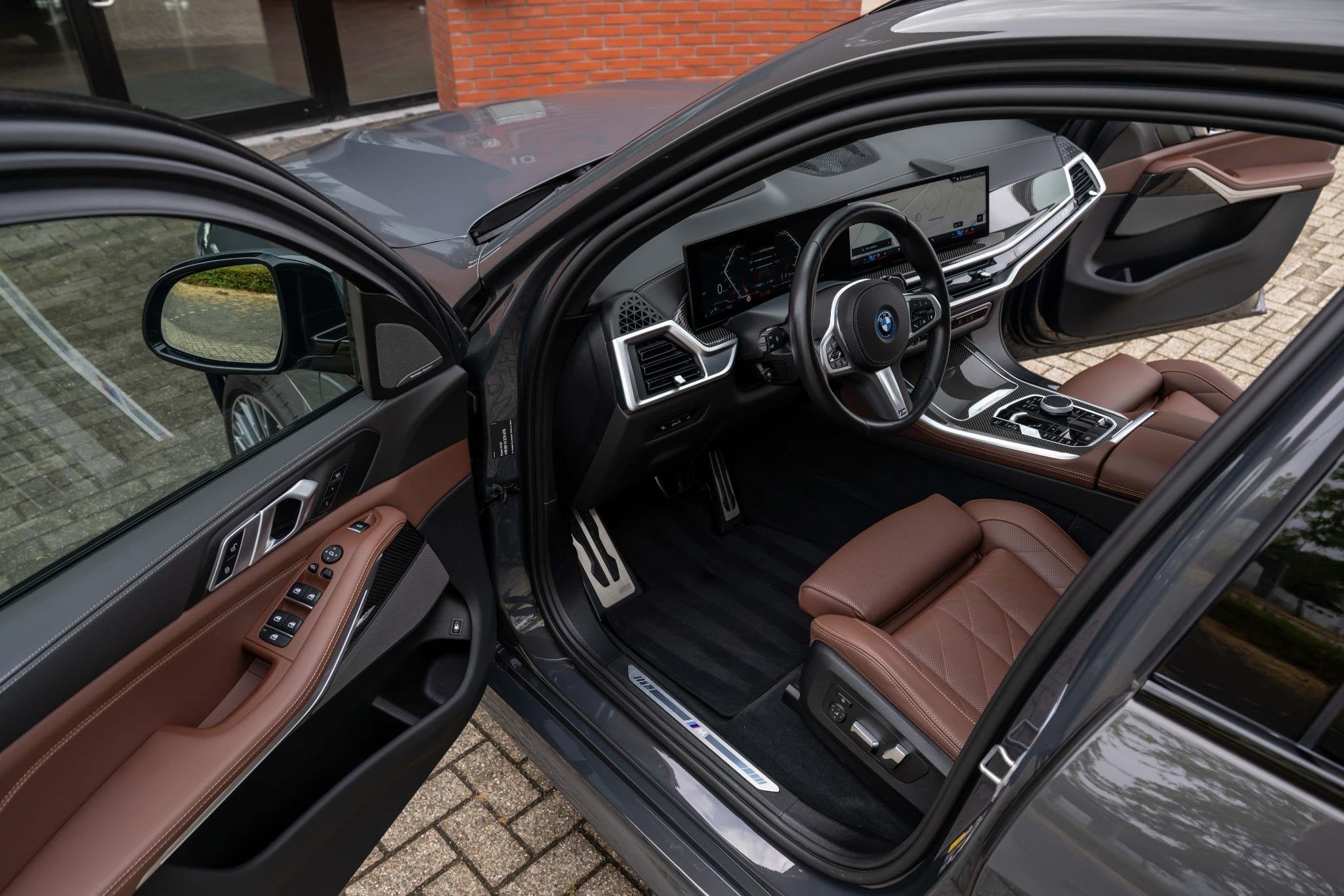 BMW X5 xDrive50e M-Sport Pro Pano Carbon H/K 22'', Auto's, Automaat, Dealer onderhouden, Automatische klimaatregeling, Gebruikt
