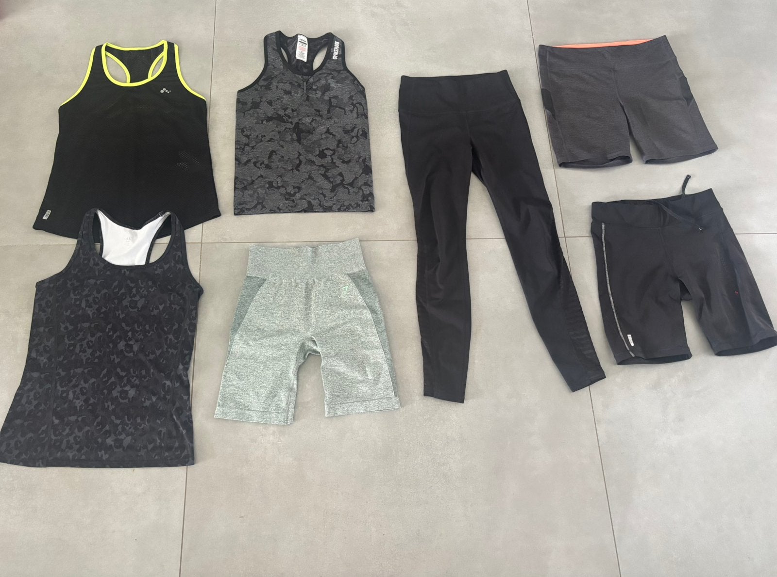 Dames sportkleding pakket met o.a. gymshark, Ophalen of Verzenden, Zo goed als nieuw, Maat 34 (XS) of kleiner