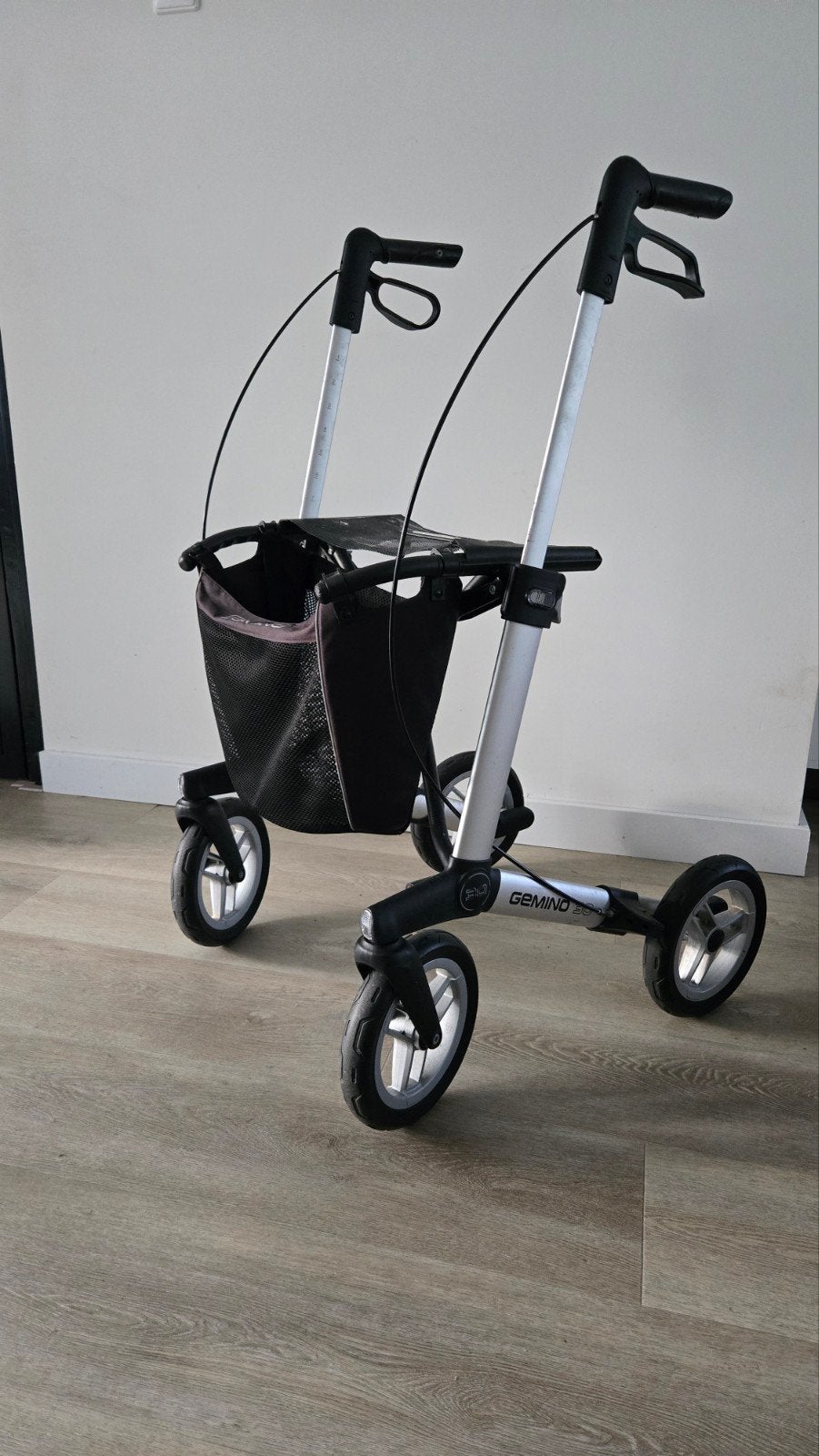 Rollator Gemino 30, Ophalen, Opvouwbaar, Zo goed als nieuw