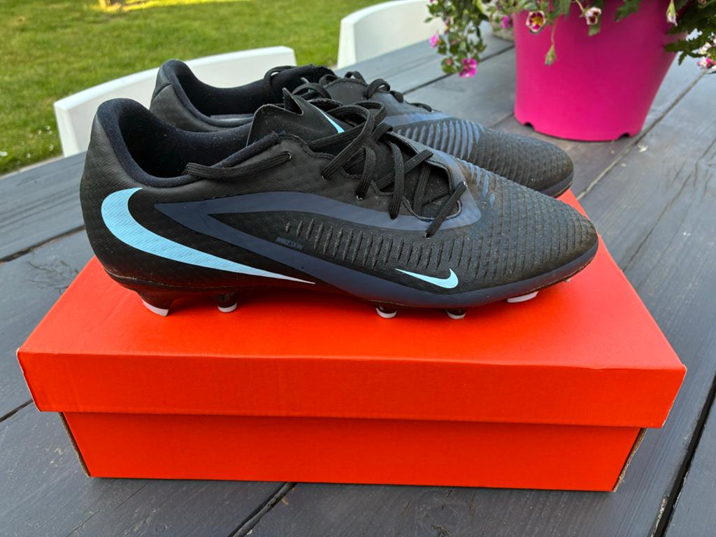 Nike Phantom voetbalschoenen - Maat 44.5, Ophalen of Verzenden, Zo goed als nieuw, Schoenen