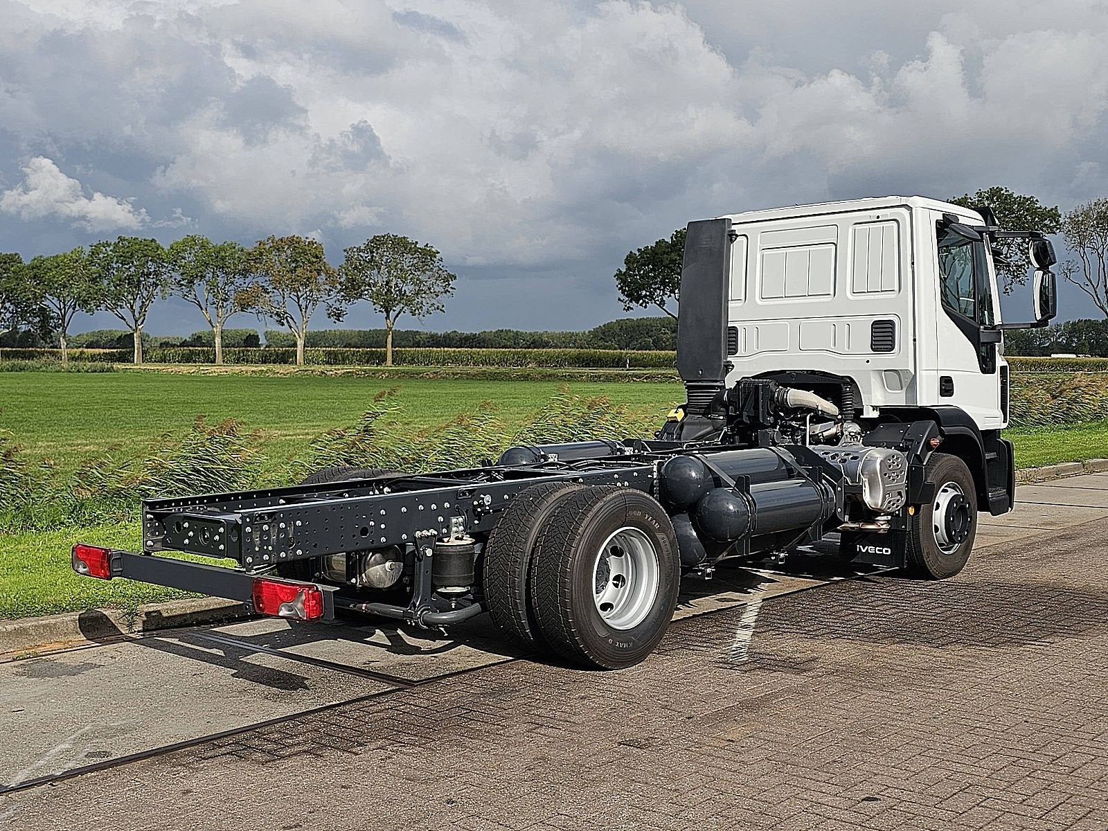 IVECO 160E25 EUROCARGO cng gas pto wb369, Automaat, Euro 6, Wit, Bedrijf