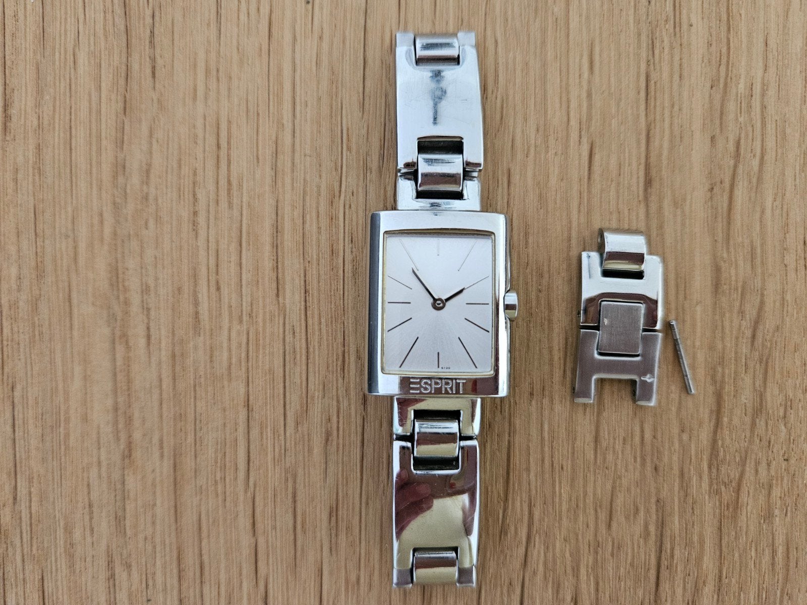 Esprit dameshorloge zilver met witte wijzerplaat, Ophalen of Verzenden, Staal, Overige merken