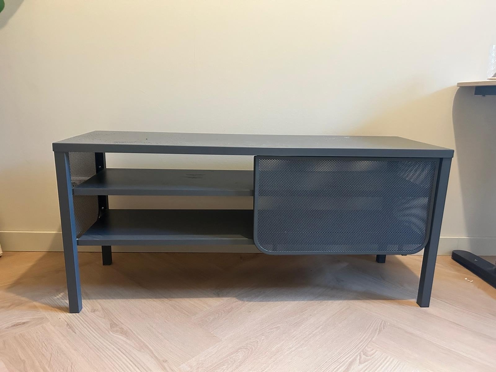 IKEA TV-meubel met schuifdeur, zo goed als nieuw, Modern, industrieel, 100 tot 150 cm, Ophalen of Verzenden, Zo goed als nieuw