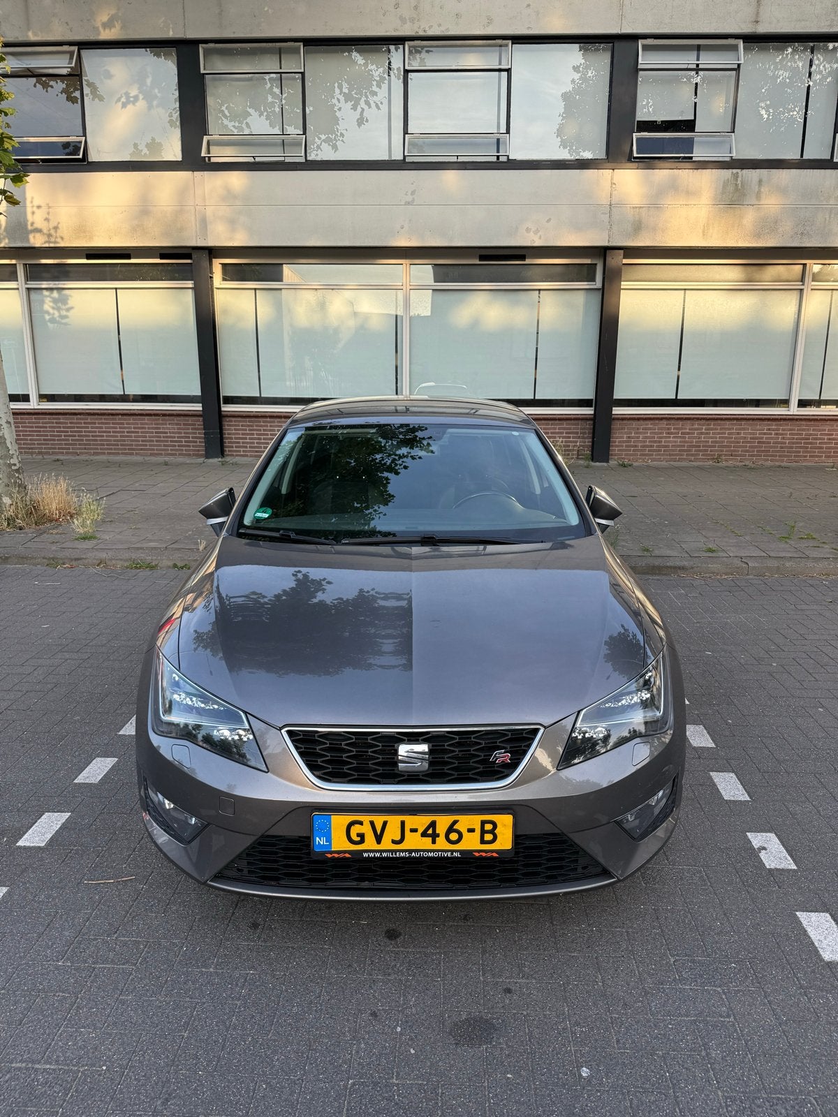 Seat Leon 1.8 TSI 132KW/180PK Dsg-7 2016 Grijs, Auto's, 1227 kg, 4 cilinders, Overige kleuren, Particulier