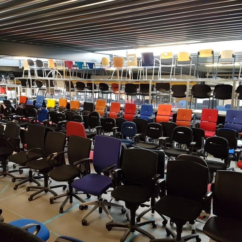 Diverse bureaustoelen merken oa Ahrend, Eromes, HAG, etc