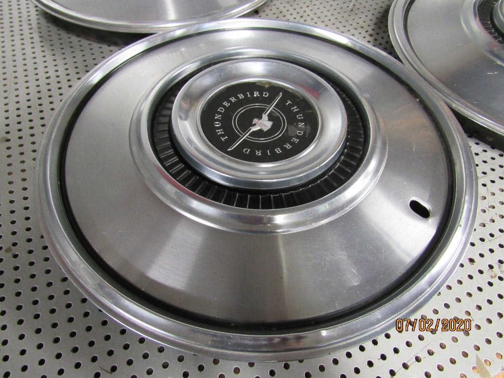 Set Wieldoppen Hubcap Ford Thunderbird '72-'76 T-Bird RVS 15, Gebruikt, Amerikaanse onderdelen, Ford, USA