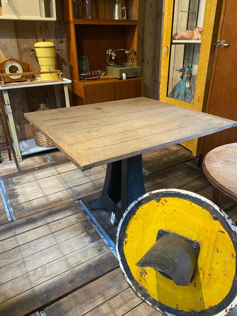 Industriele tafel eettafel verandatafel, Ophalen