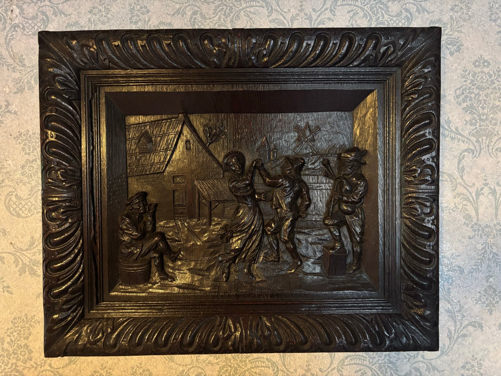 Antiek Houtsnijwerk: Dansende Boeren Scène, Houtsnijwerk, Ophalen of Verzenden, Handgemaakt, 20 - 50 cm
