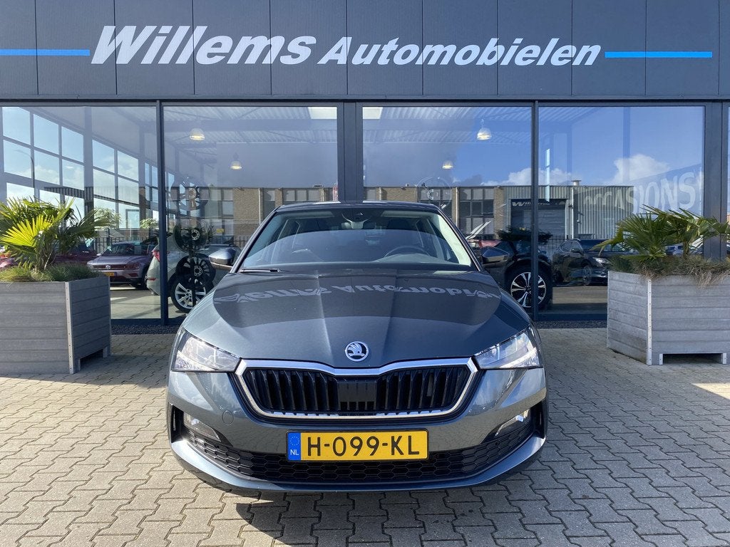 Skoda Scala 1.0 TSI Ambition App-Connect, Cruise Control & C, Auto's, Skoda, Voorwielaandrijving, Gebruikt, Met garantie (alle)