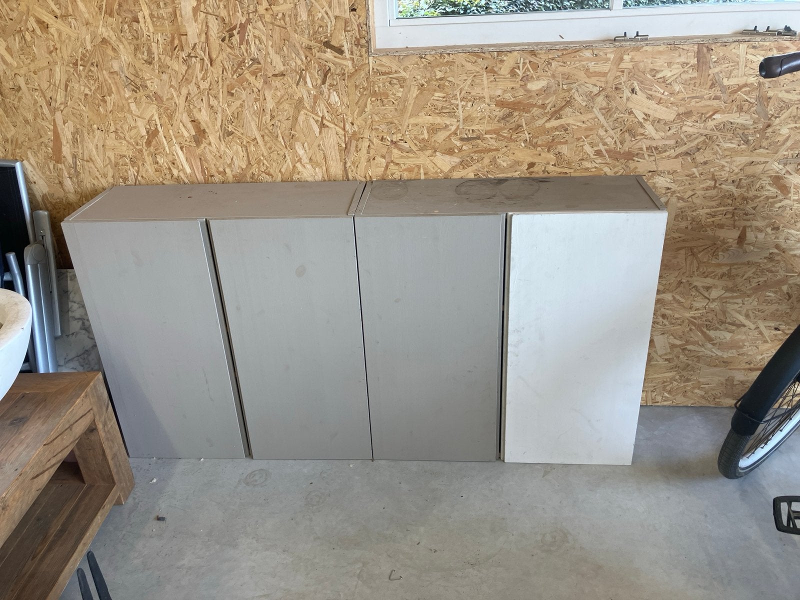 Twee grijze kasten met planken, Ophalen, Gebruikt