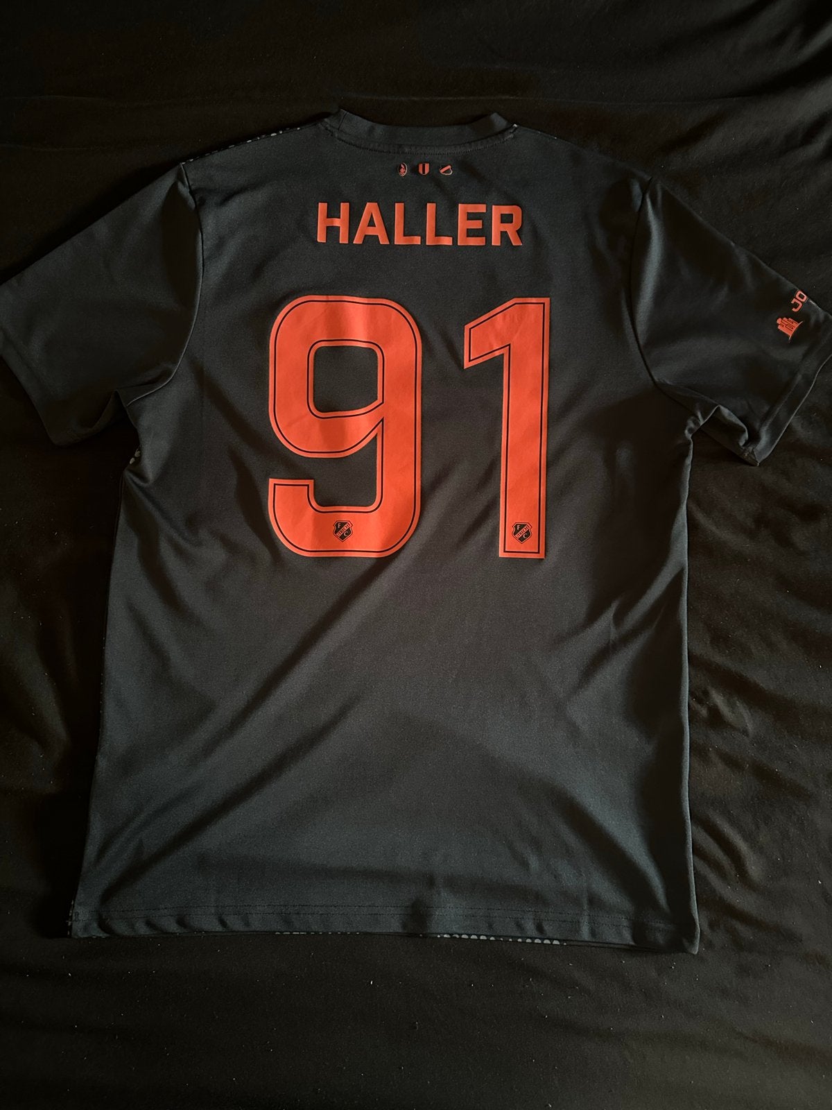 FC Utrecht uitshirt 24/25 maat L Haller nieuw, Maat 52/54 (L), Meerkleurig, Nieuw, Ophalen of Verzenden
