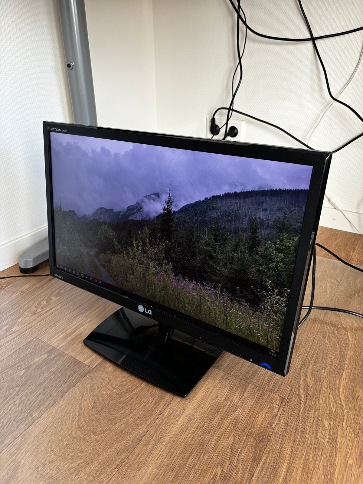 LG Monitor IPS235V 23 inch, IPS, Full HD, Zo goed als nieuw, 60 Hz of minder
