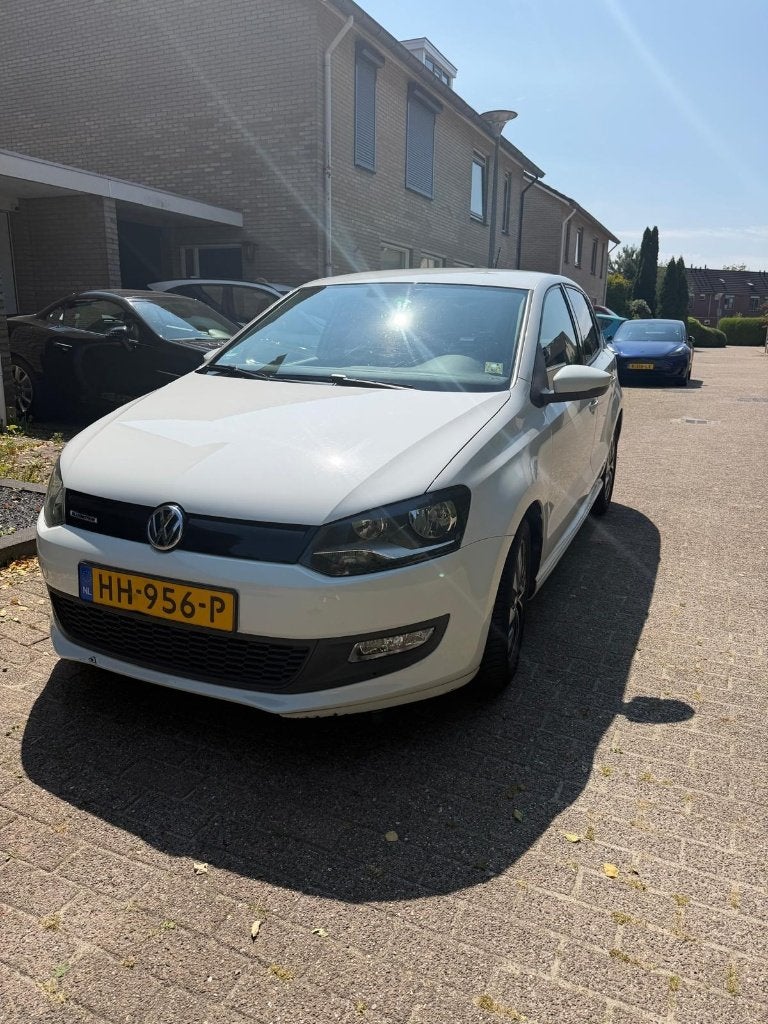 Volkswagen Polo 1.0 TSI 70KW 3D Bluemotion 2015 Wit, Auto's, Volkswagen, Voorwielaandrijving, 40 €/maand, Wit, Origineel Nederlands