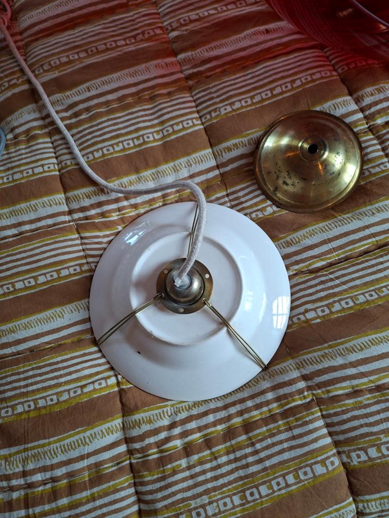 Leuke  hanglamp Sissy Boy, aardewerk bord en messing, Ophalen of Verzenden