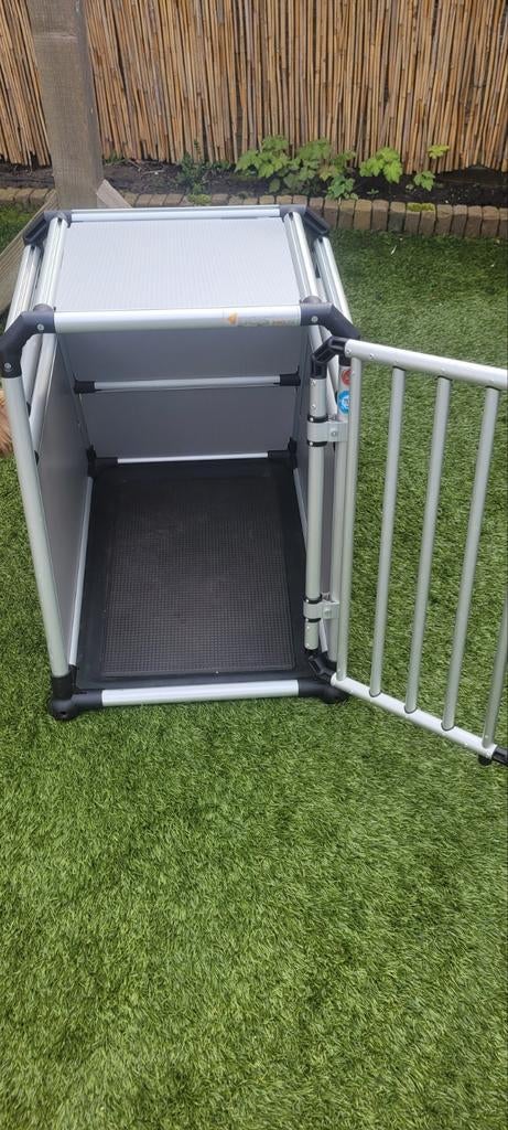 4pets Proline Autobench Milan 2, Dieren en Toebehoren, Hondenbenches, Ophalen