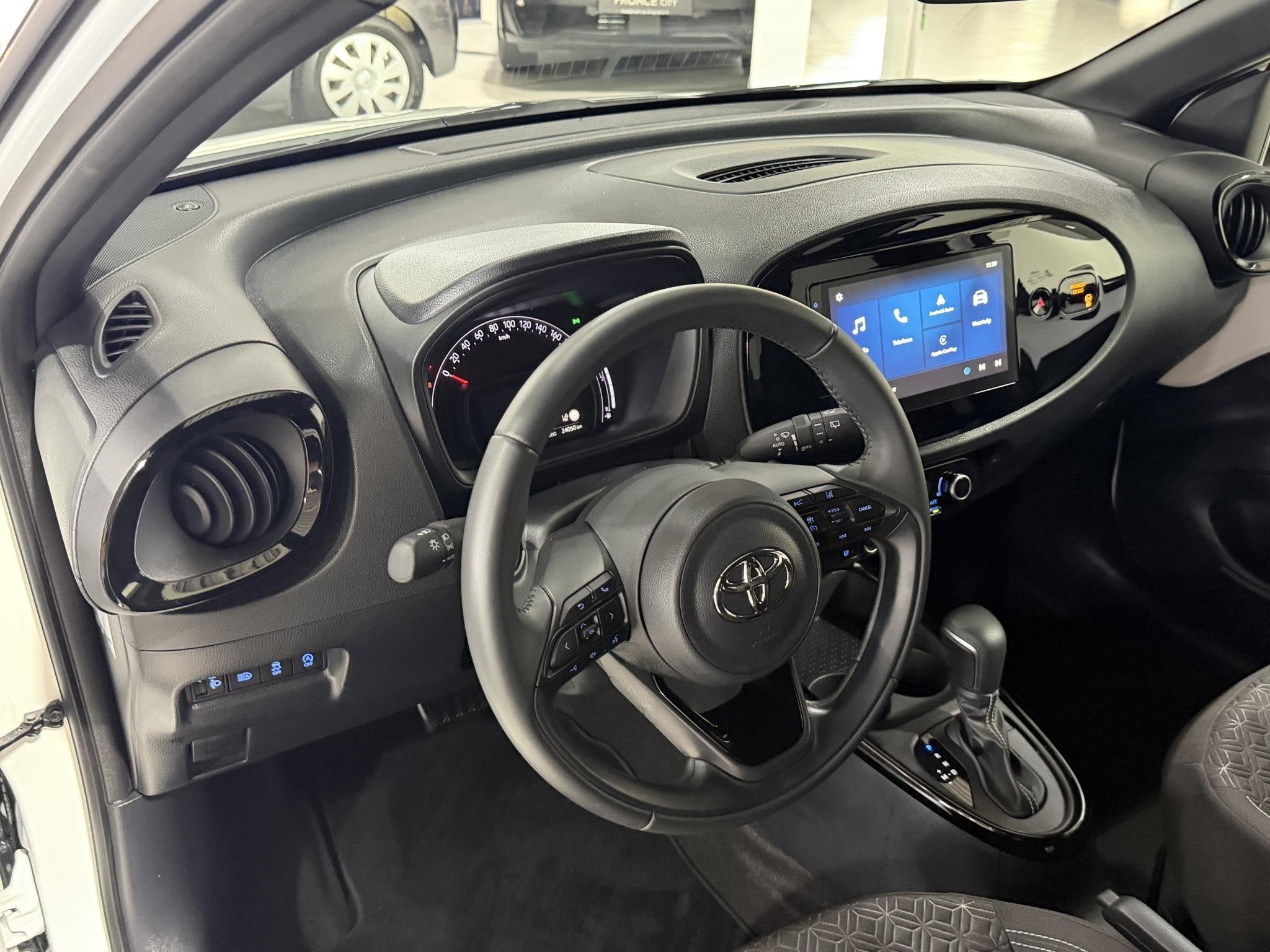Toyota Aygo X 1.0 VVT-i S-CVT Pulse Dealer onderhouden Autom, Dealer onderhouden, Stof, Gebruikt, Euro 6