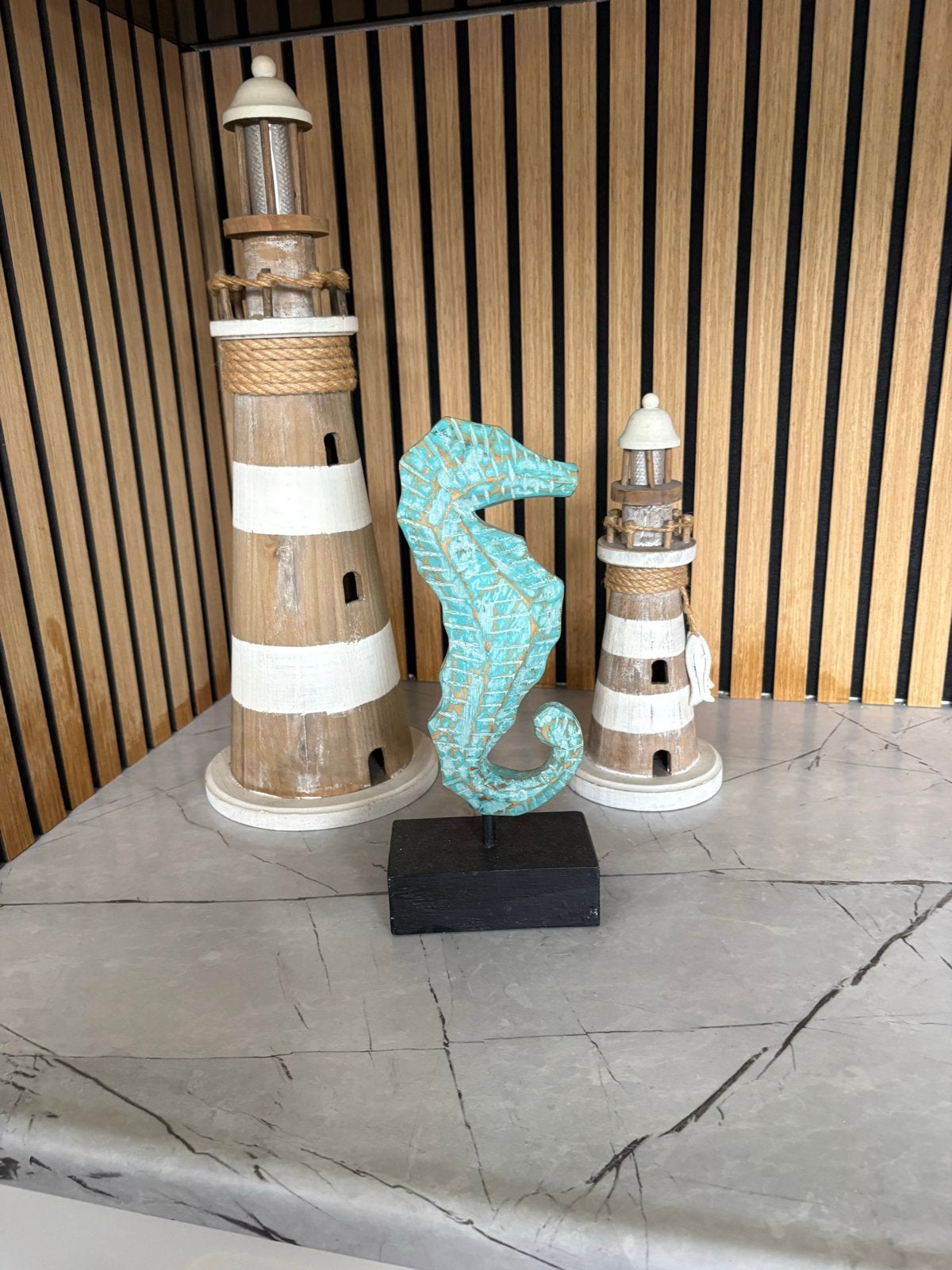 Maritieme decoratie: vuurtorens en zeepaardje uit Schevening, Ophalen, Hout, Meerkleurig, Overige stijlen