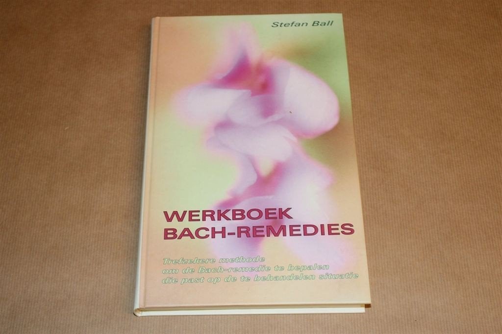 Werkboek Bach-remedies — Inleiding en Cursusboek, Ophalen of Verzenden, Gelezen, Overige onderwerpen, Achtergrond en Informatie
