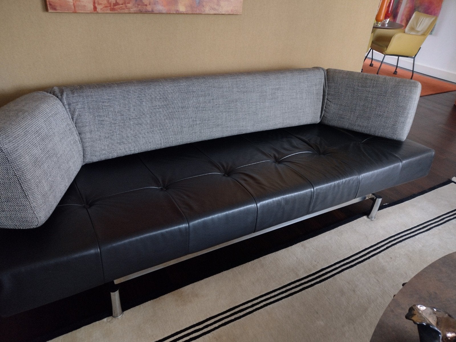 Harvink bank van leer en stof met metalen onderstel, Ophalen, Leer, Driepersoons, 75 tot 100 cm