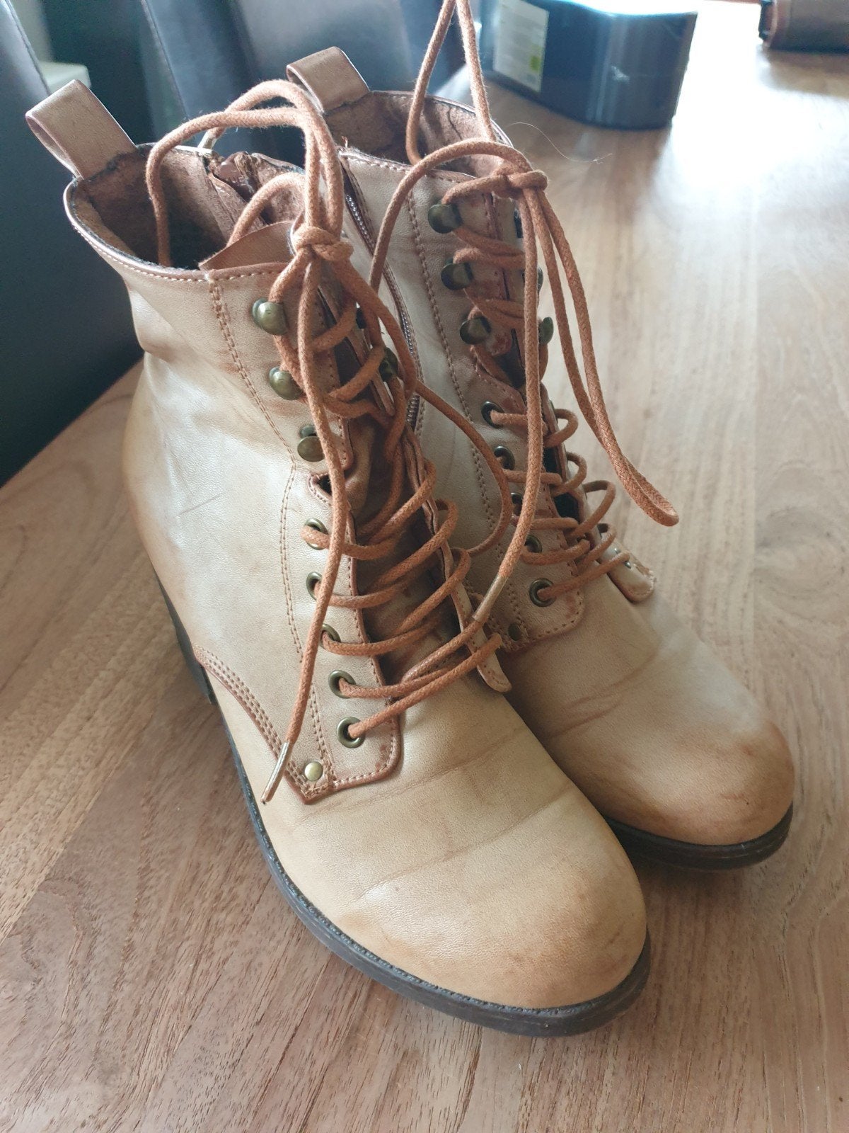 Justfab enkellaarsjes maat 38, Kleding | Dames, Beige, Ophalen of Verzenden, Zo goed als nieuw, Justfab