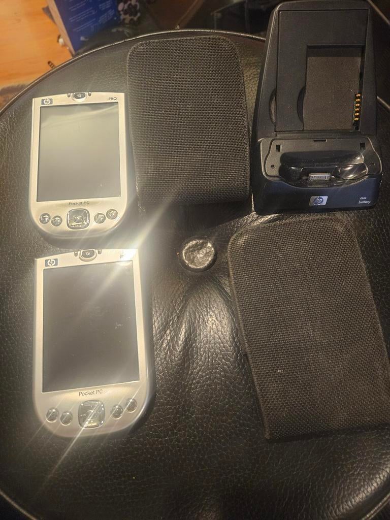 2x HP iPAQ Pocket PC met Docking Station en Hoezen, Telecommunicatie, Pda's, Ophalen of Verzenden