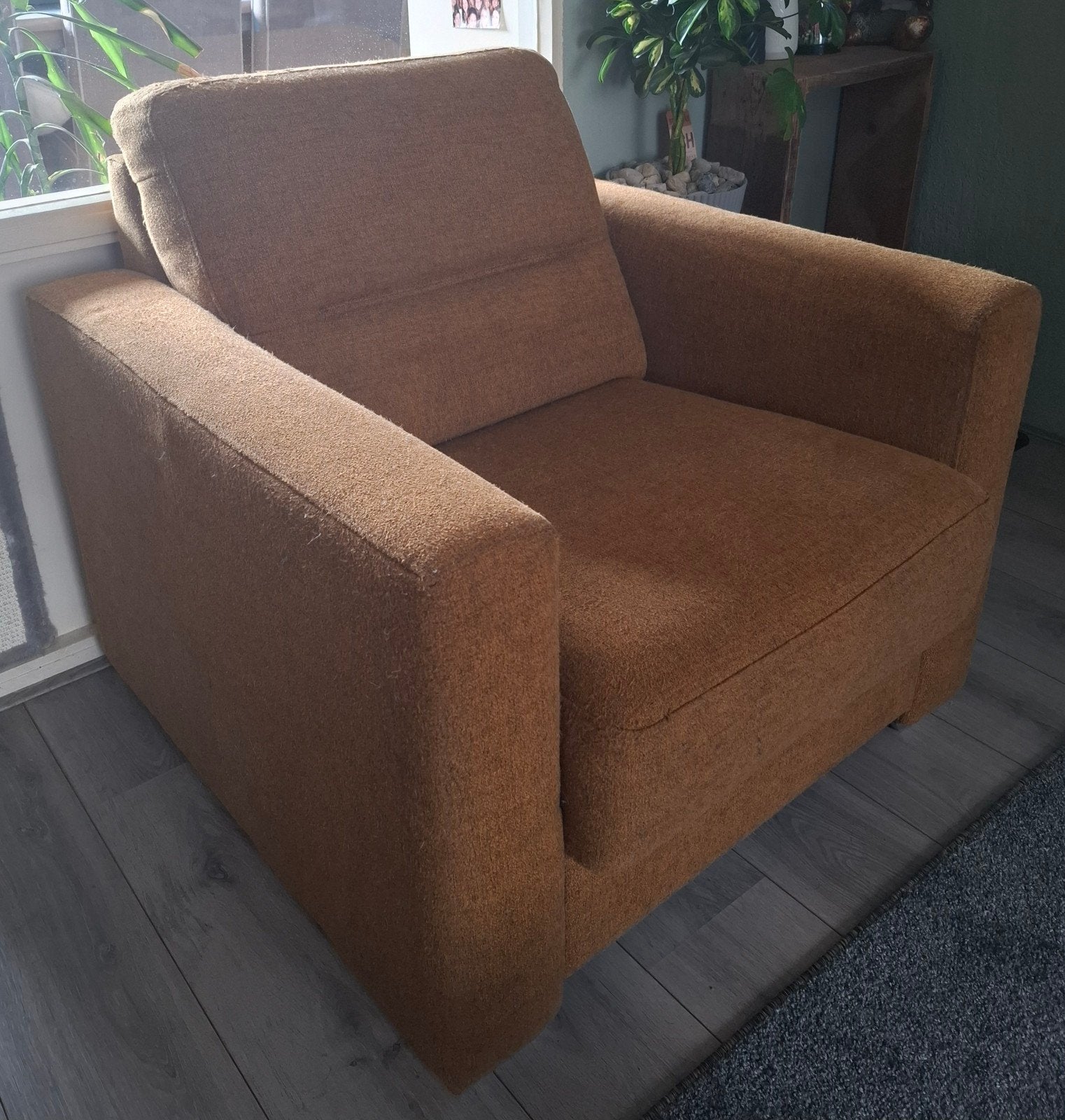 Comfortabele fauteuil in warme oker gele stof, Huis en Inrichting, Ophalen, Gebruikt, Modern comfort, 75 tot 100 cm