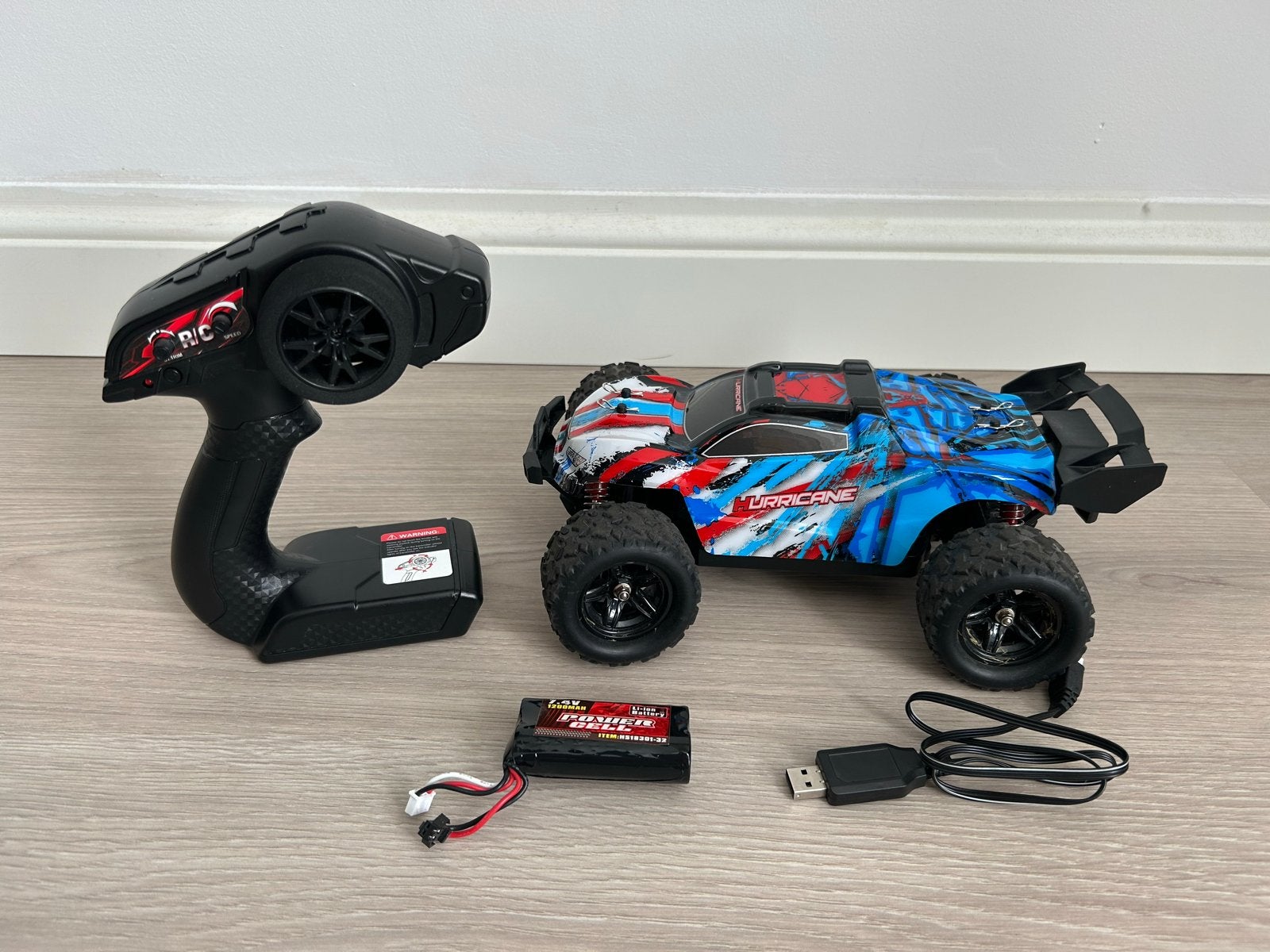 Hurricane 4WD RC auto - Uitstekende conditie, compleet, Auto offroad, Zo goed als nieuw, RTR (Ready to Run), Overige schalen