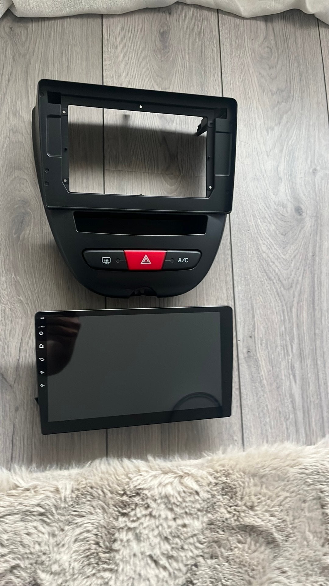 Carplay Citroën c1 Toyota Aygo Peugeot 107 Plug in, Auto diversen, Autoradio's, Ophalen of Verzenden, Zo goed als nieuw