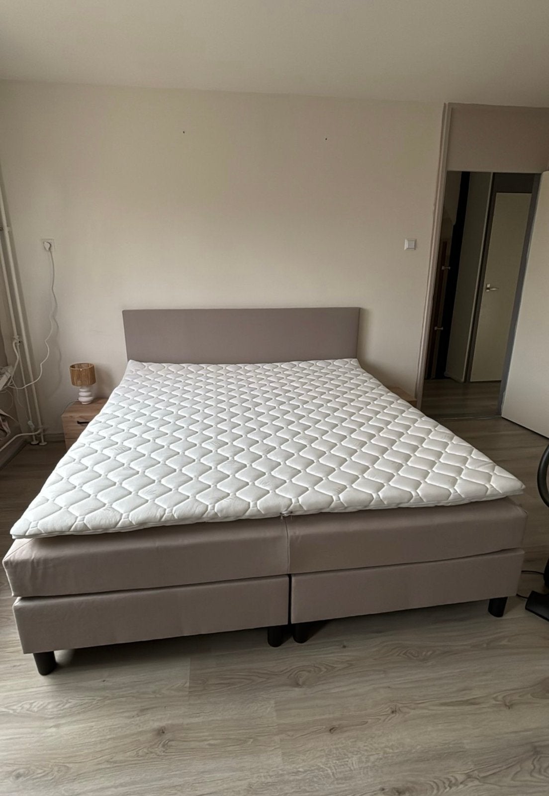 ZGAN boxspring!, Ophalen, Beige, Tweepersoons, Zo goed als nieuw