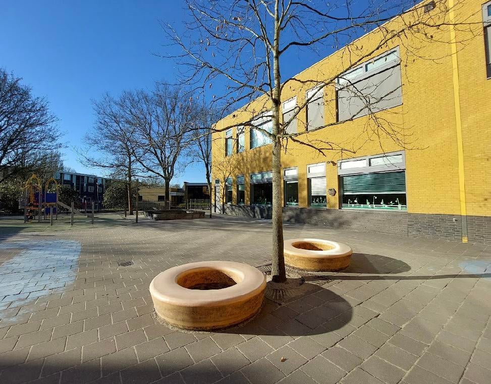 2 x outsider loop oranje voor buiten (bijv schoolplein), Ophalen, Gebruikt