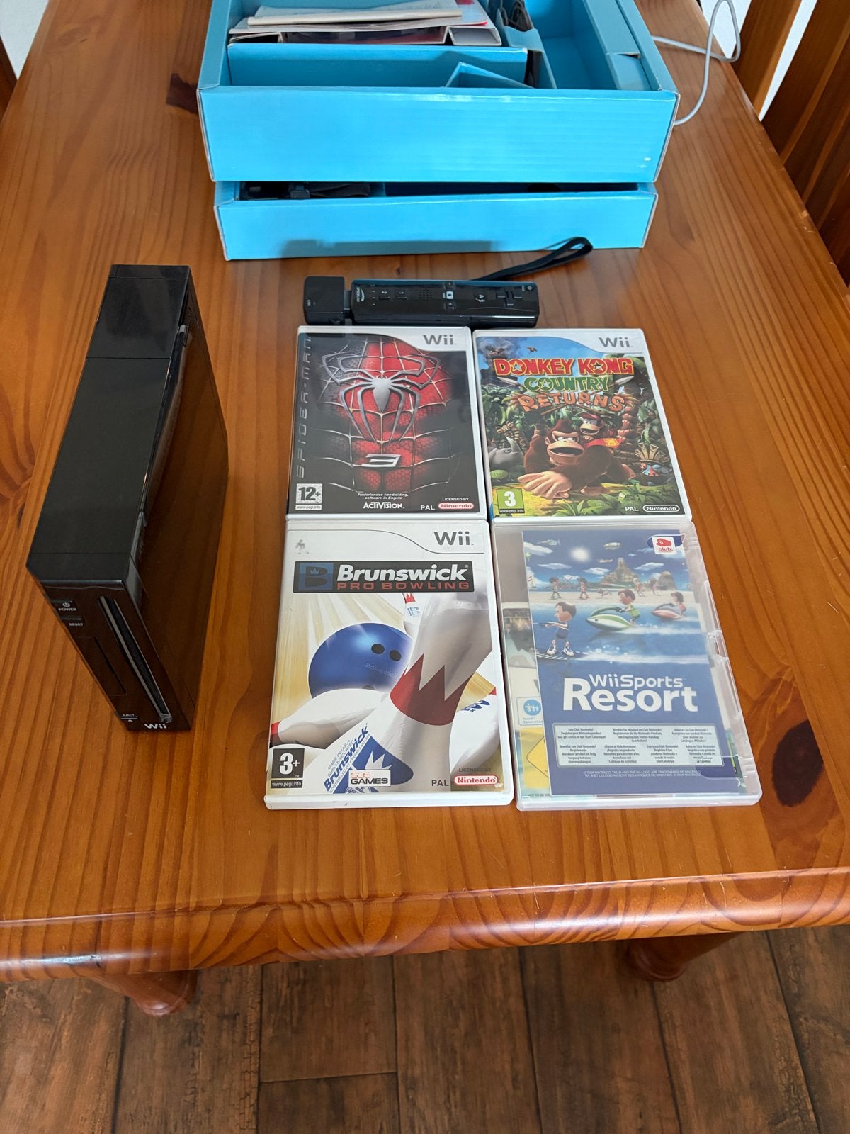 Nintendo Wii Zwart met 2 Controller en 4 Games, Verzenden, Zo goed als nieuw, Met 2 controllers, Met games