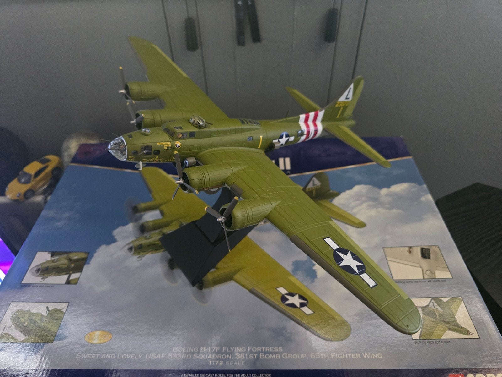 Corgi B-17F Sweet and Lovely 1:72, Ophalen of Verzenden, Schaalmodel