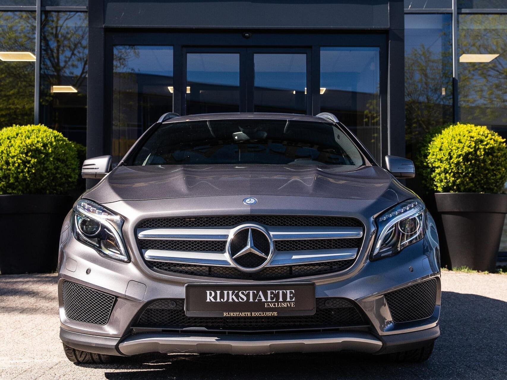 Mercedes GLA-klasse 200 AMG Line|STOELVERWARM.|18''|CLIMATE, Auto's, Gebruikt, 715 kg, Leder en Stof, 1595 cc