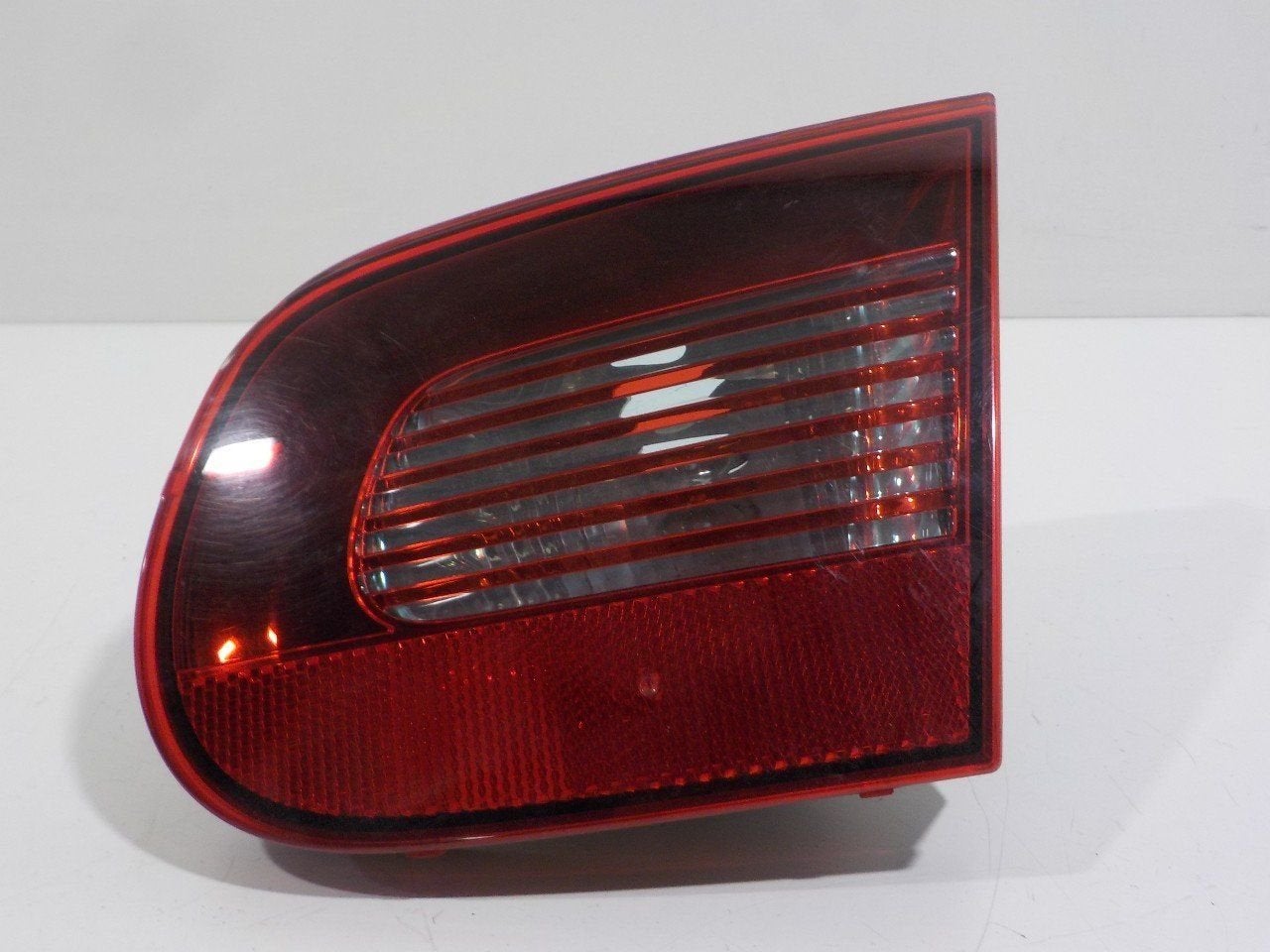 Achterlicht kofferdeksel achterklep rechts Volkswagen Eos, Onderdelen@venauto.nl, Van der Ven Autorecycling B.V., Gebruikt, Ettenseweg 76, 4706 PB Roosendaal, The Netherlands