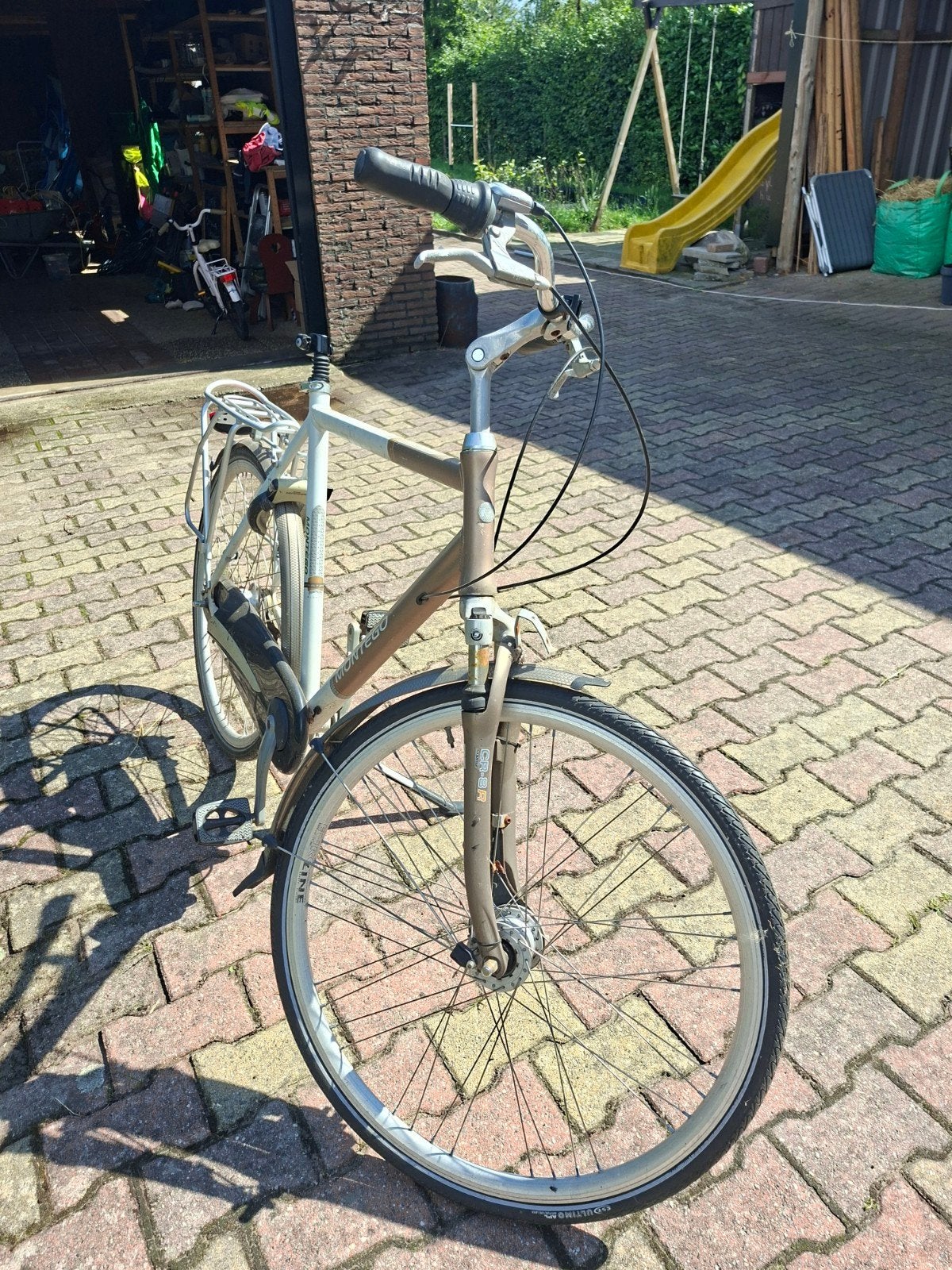 Montego fiets met versnellingen en bagagedrager, Fietsen en Brommers, Fietsen | Dames | Damesfietsen, Overige merken, Velgrem